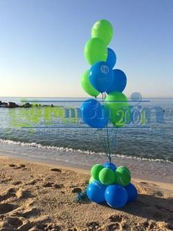 ramo de globos en la playa