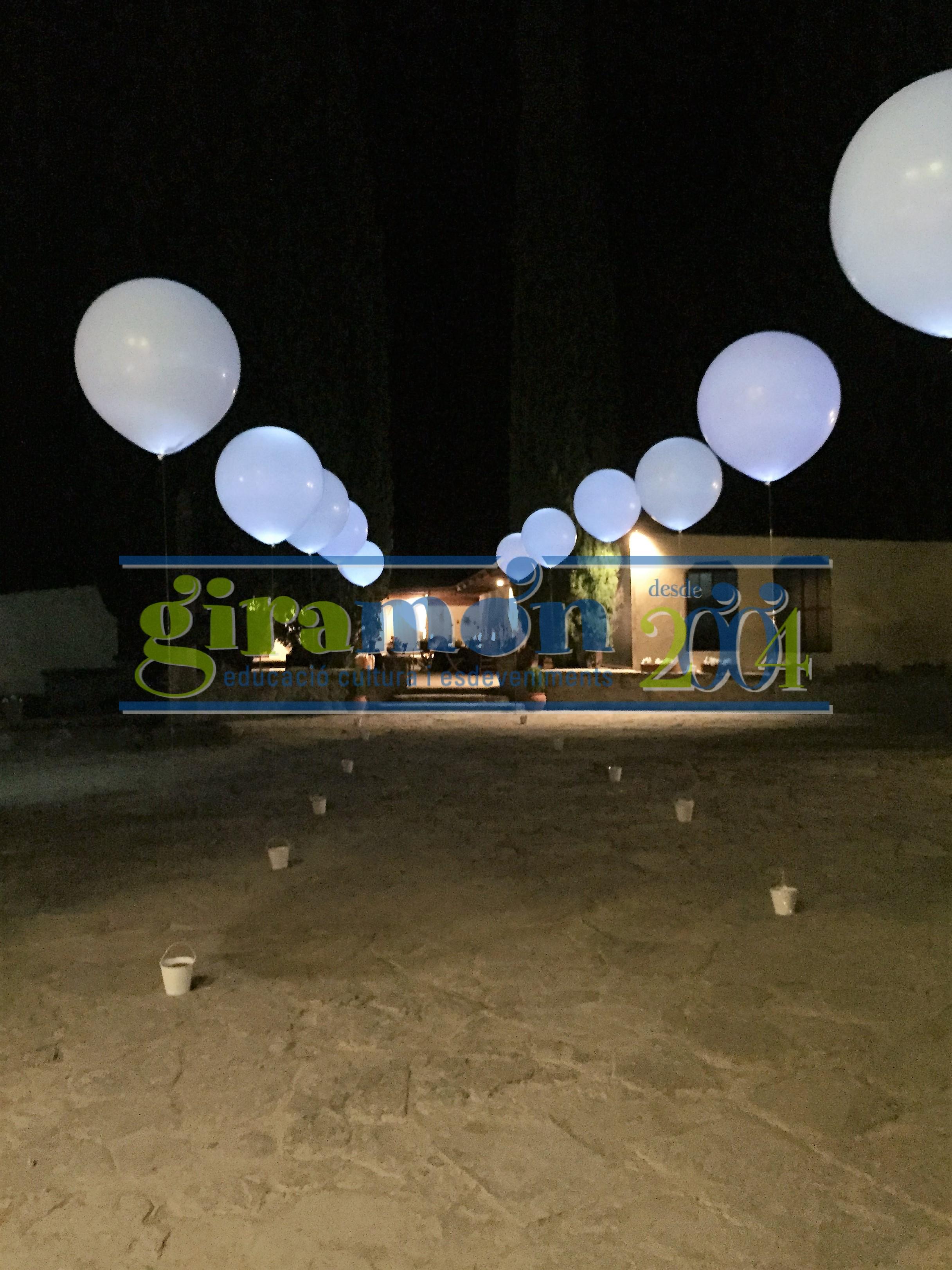 Decoración con globo gigante iluminado con led