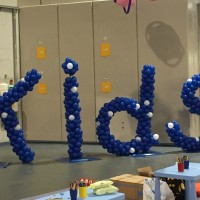 letras y figuras con globos