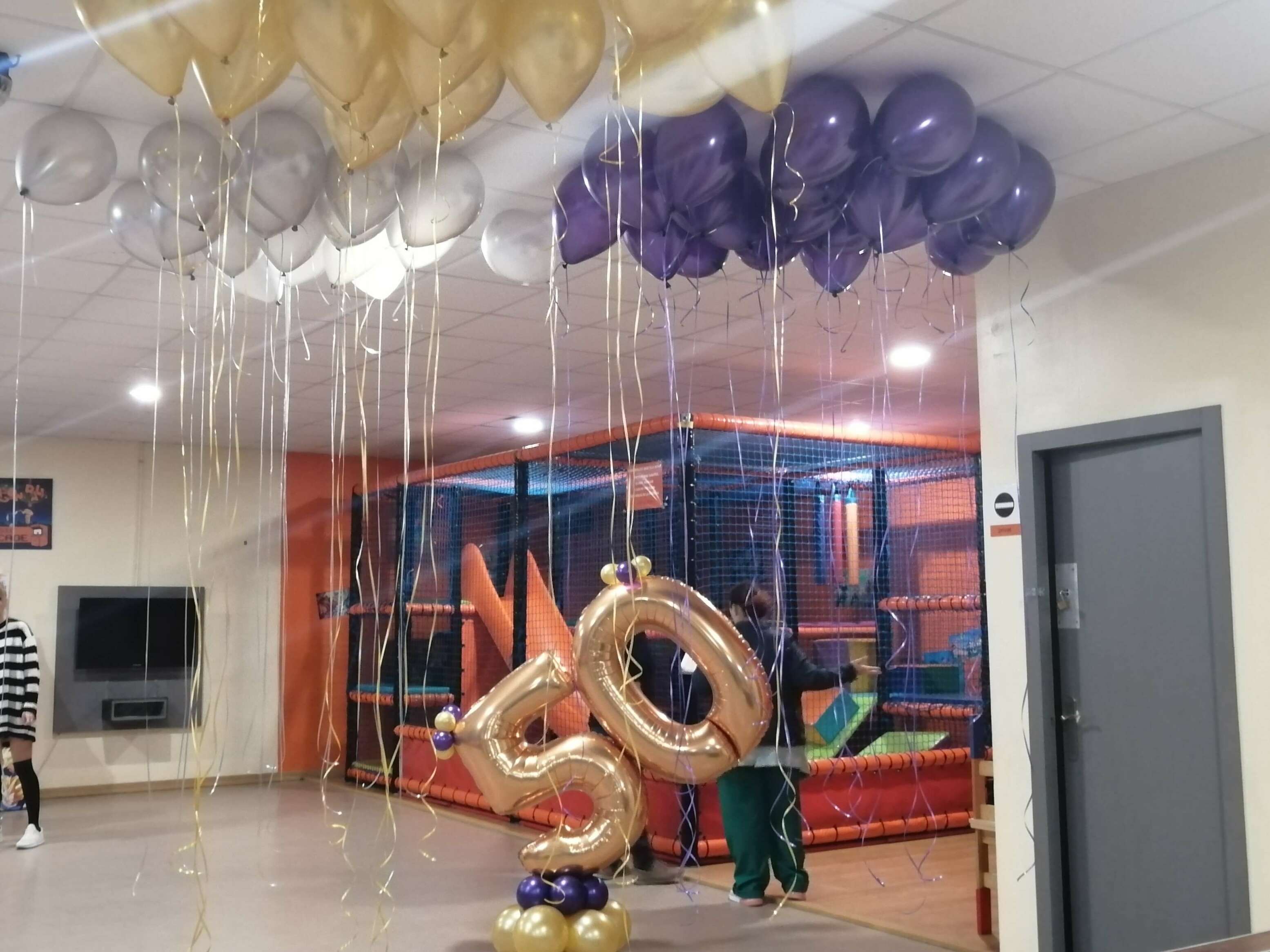 decoración globos 50 aniversario