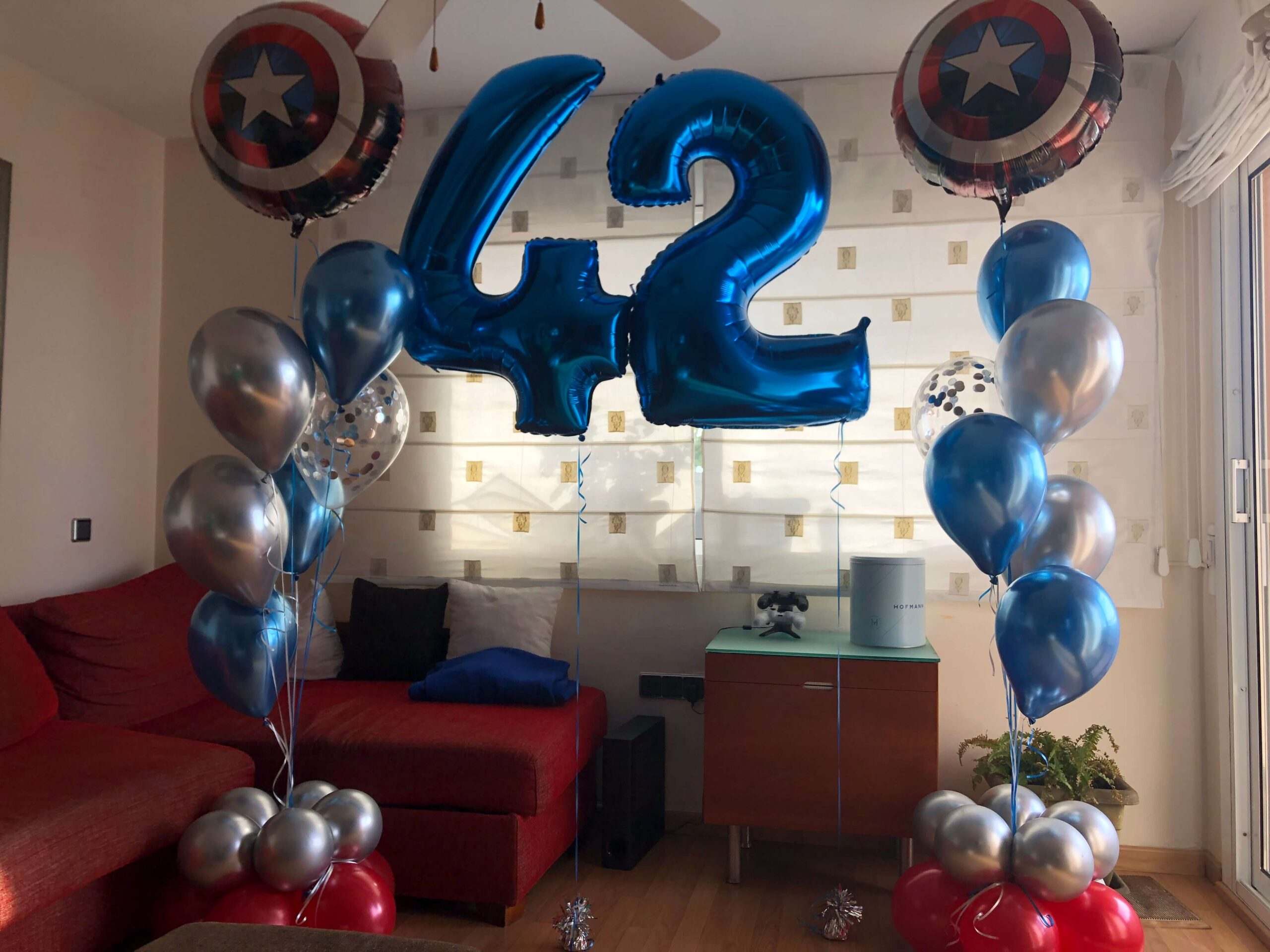 Regalo aniversario con globos capitán américa. Ref 312