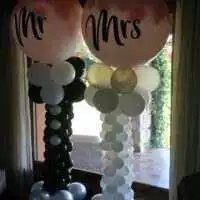 Columnas globo boda Mr & Mrs
