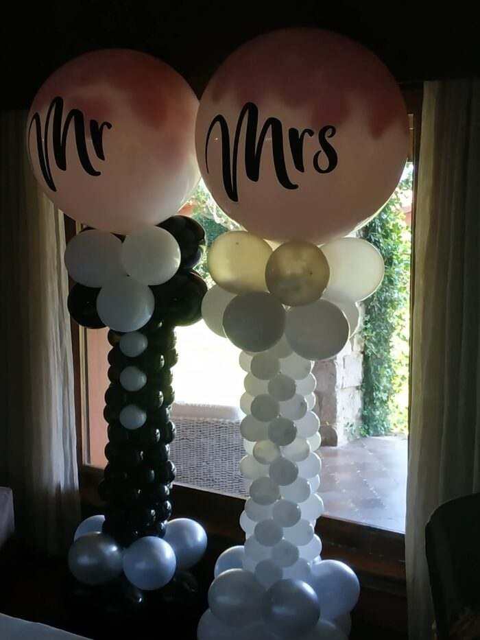 Columnas globo boda Mr & Mrs