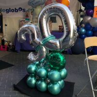 detalles con globos para 30 cumpleaños