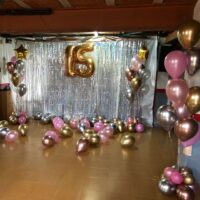 decoración con globos 15 cumpleaños