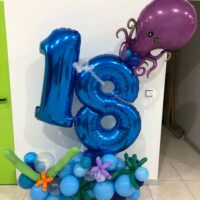 detalle con globos cumpleaños fondo marino