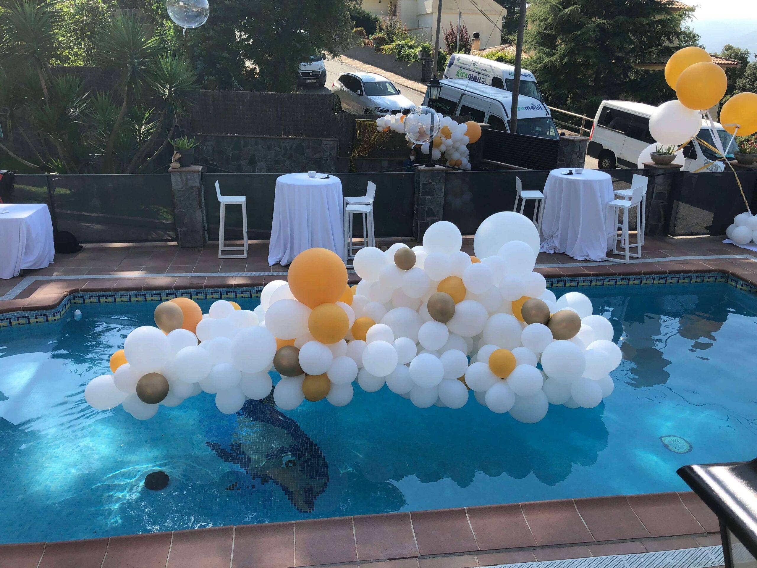 decoración de piscinas con globos